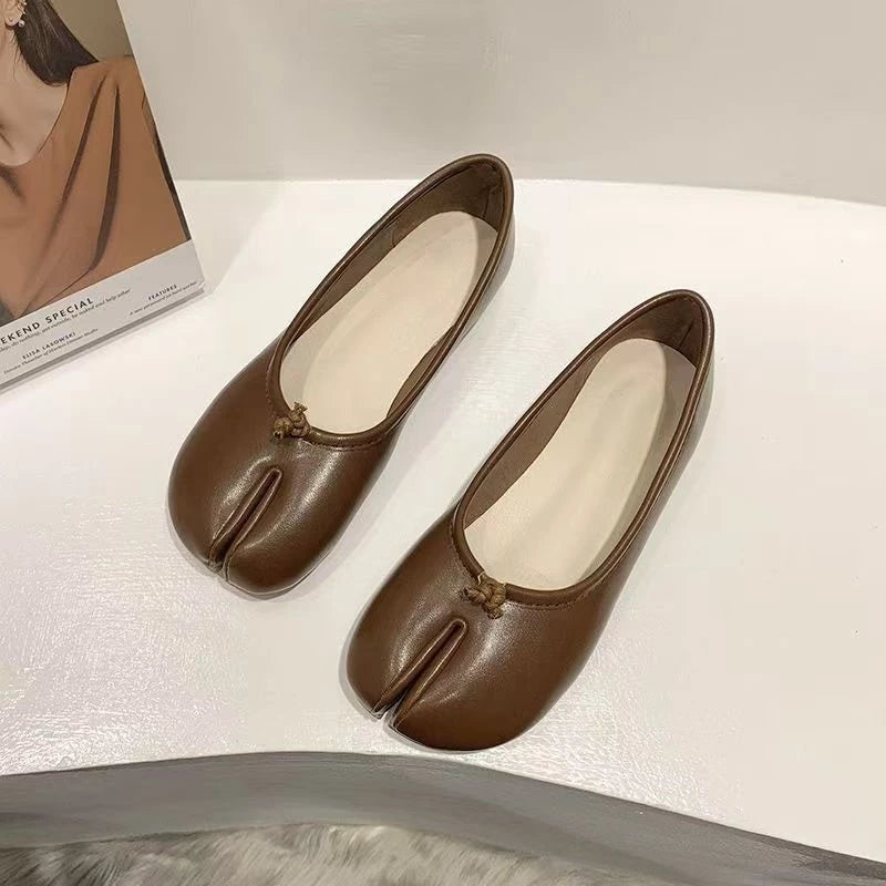 SHOES รองเท้าแยกนิ้วฮอร์สชูผู้หญิงหนังนุ่มสบาย สีน้ำตาล